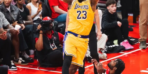 开云体育APP-SLAM晒詹姆斯赛场照：与篮球造物主达成了交易